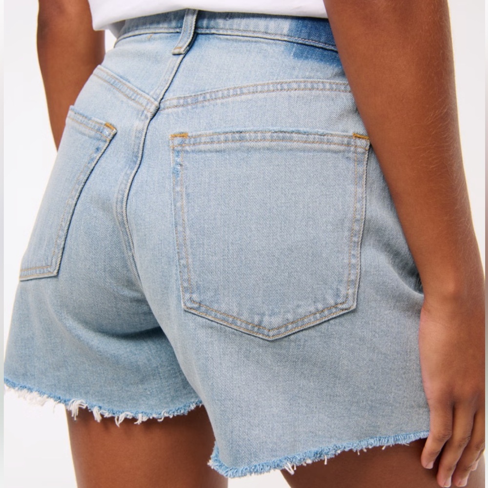 Abercrombie Cut Off Curve Love High Rise Short